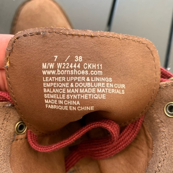 BORN leather handcrafted woman’s boots. Anti slip. Size 7. Full leather. - Picture 7 of 13